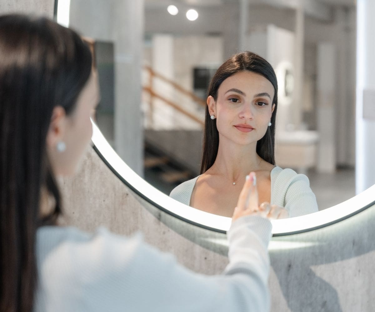 Regulátor stmívání u zrcadla OREO