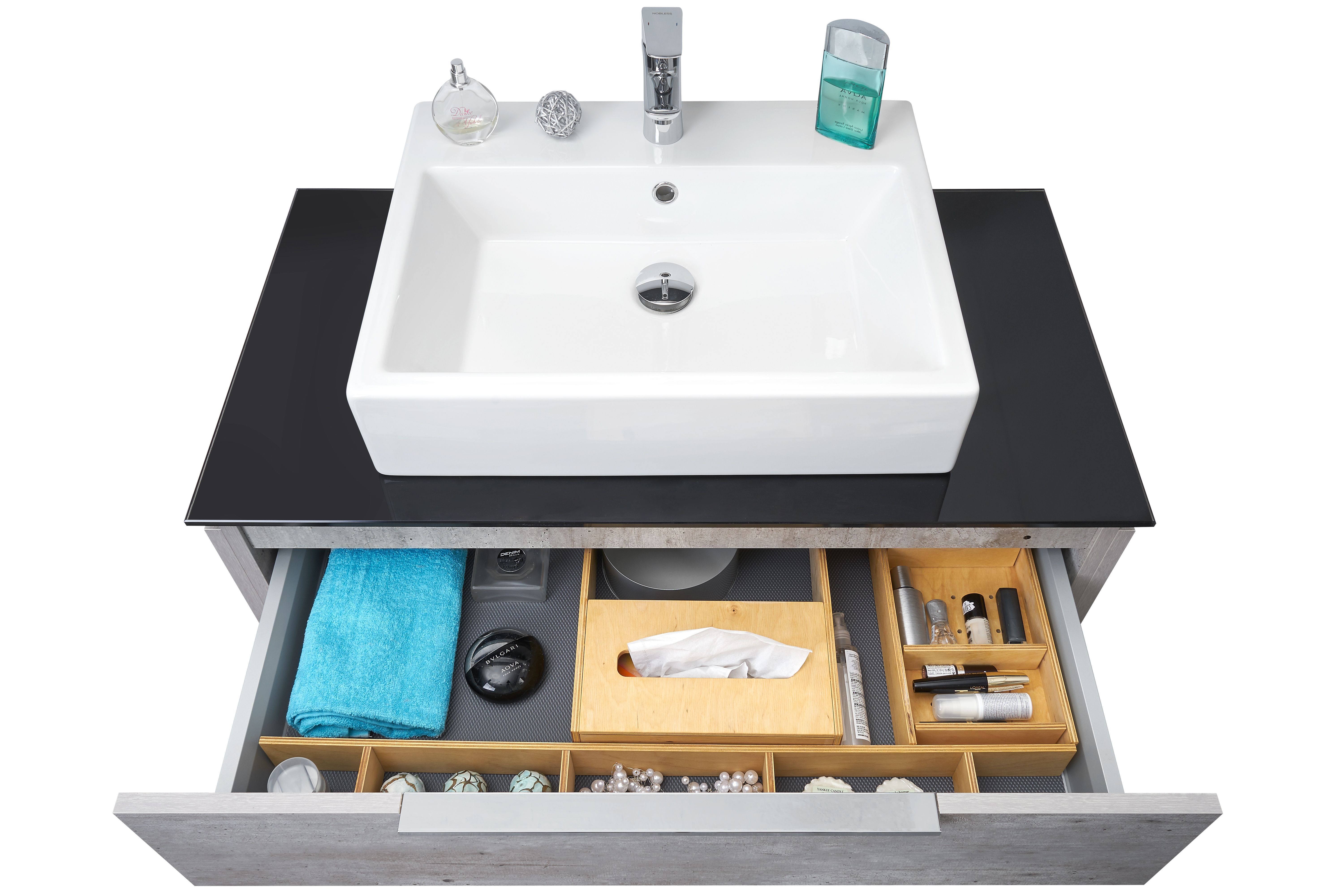 Koupelnová skříňka z řady Tower s organizérem