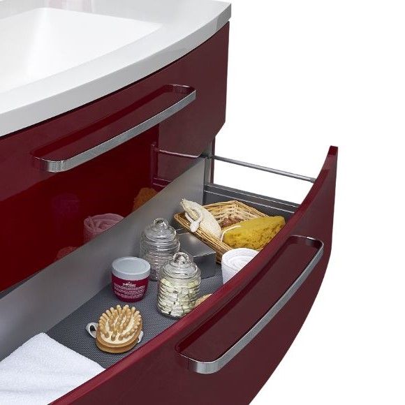 Detail zásuvky a úchytek umyvadlové skříňky BRIO