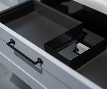 Detail otevřené zásuvky PORTO SZZ2 100