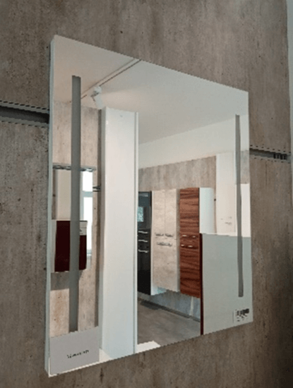 Výprodej 119 - STRIPE 60 zrcadlo s LED osvětlením a vypínačem 