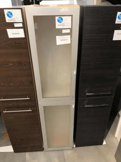 Výprodej 143 - Vysoká skříň, 2 dveře, korpus Javor, dveře ALU/sklo 