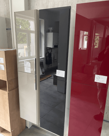 Výprodej 236 - vysoká skříň INFINITY SVZ 37 Černá lesk 