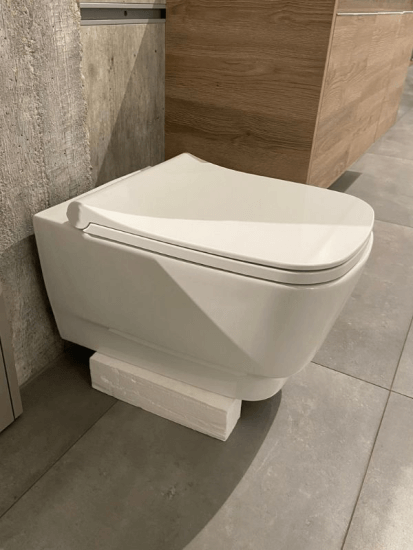 Výprodej 393 - keramické WC rimless + prkénko Duroplast 
