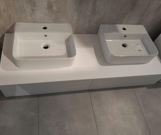 Výprodej 408 - umyvadlová skříňka MODULE SZZ2 140 BÍLÁ lesk/BÍLÁ mat + um. JOY 3 (dva kusy) 