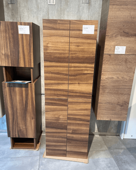 Výprodej 442 - Vysoká skříň DOS SVD4 50 - D06 Ořech 