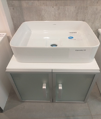 Výprodej 59 - Umyvadlová skříňka závěsná bílá/hliník/sklo vč. keramického umyvadla JOY 