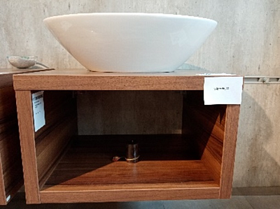 Výprodej 91 - STORM 60 sp. skříň - OŘECH vč.um. Dreja Triumph 