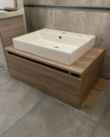 Výprodej 495 - Um. skříňka COMPOSE SZZ1 80 (D17/D17) s LED osvětlením zásuvky + Glance 60 